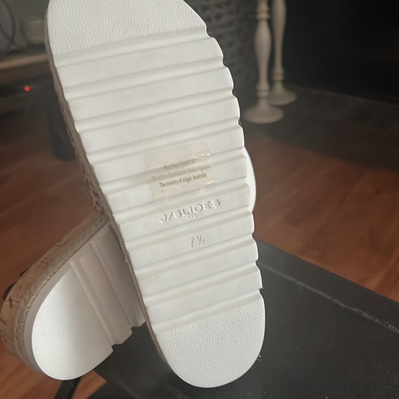 J/SLIDES PONY LEATHER SANDAL!🍍🍍🍍 - Picture 5 of 6